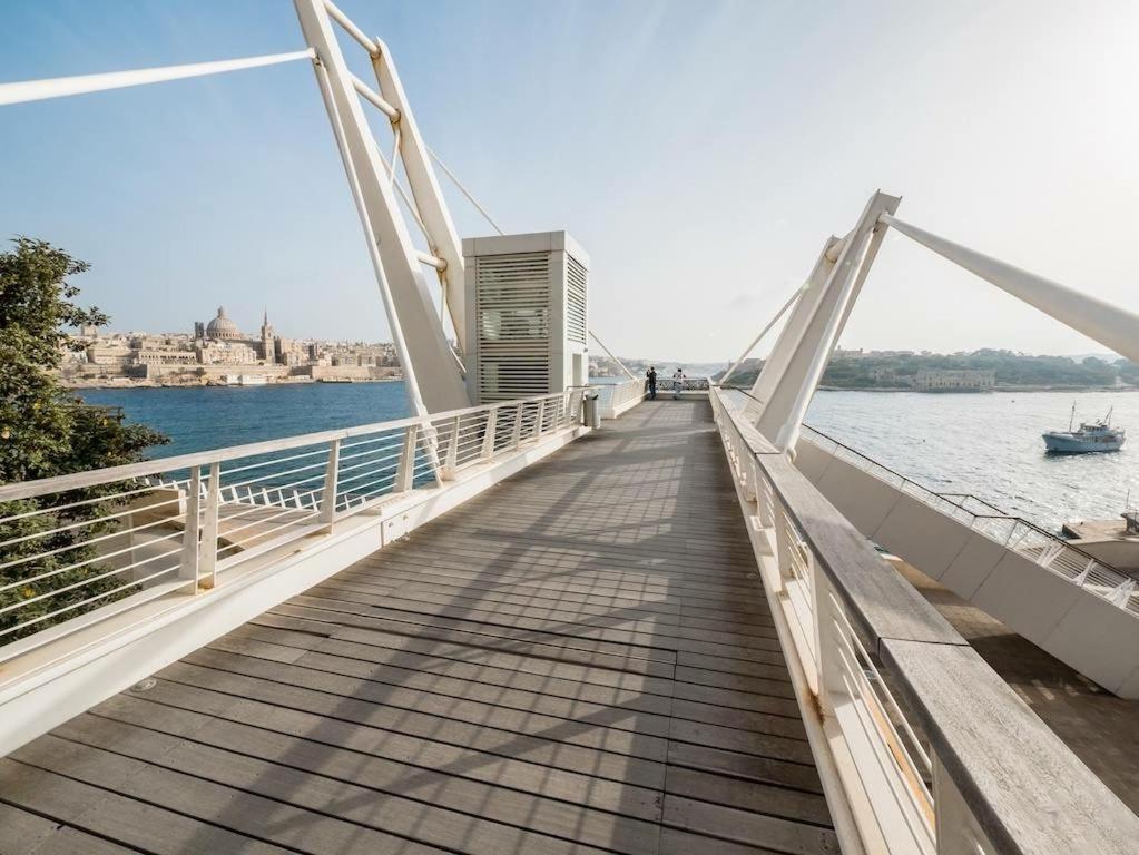 Luxury Apartment Inc Pool & Views Sliema Exteriér fotografie